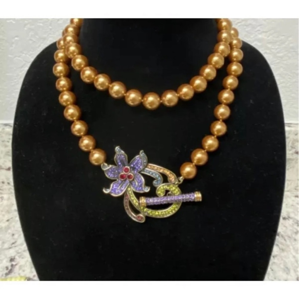 Heidi Daus toggle set